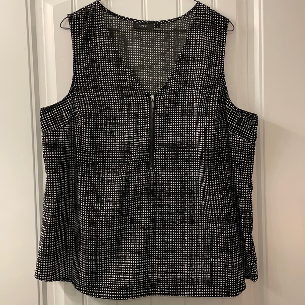 Blk & Wht sleeveless top